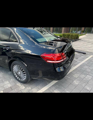 Черный Мерседес Е-Класс, объемом двигателя 2.14 л и пробегом 335 тыс. км за 17999 $, фото 6 на Automoto.ua