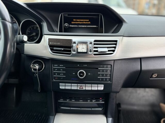 Черный Мерседес Е-Класс, объемом двигателя 2 л и пробегом 296 тыс. км за 13200 $, фото 12 на Automoto.ua