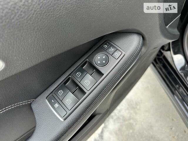 Чорний Мерседес Е-Клас, об'ємом двигуна 2.2 л та пробігом 356 тис. км за 17500 $, фото 31 на Automoto.ua