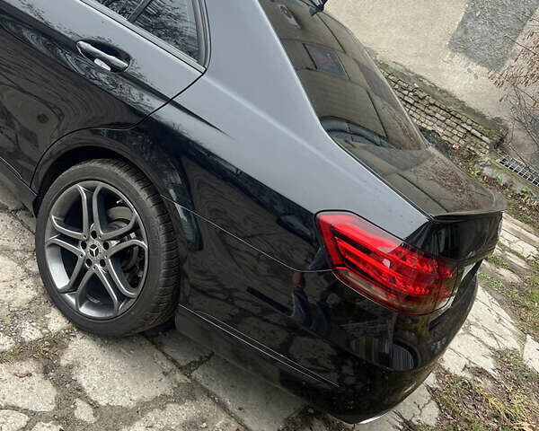 Черный Мерседес Е-Класс, объемом двигателя 2.2 л и пробегом 260 тыс. км за 20000 $, фото 5 на Automoto.ua