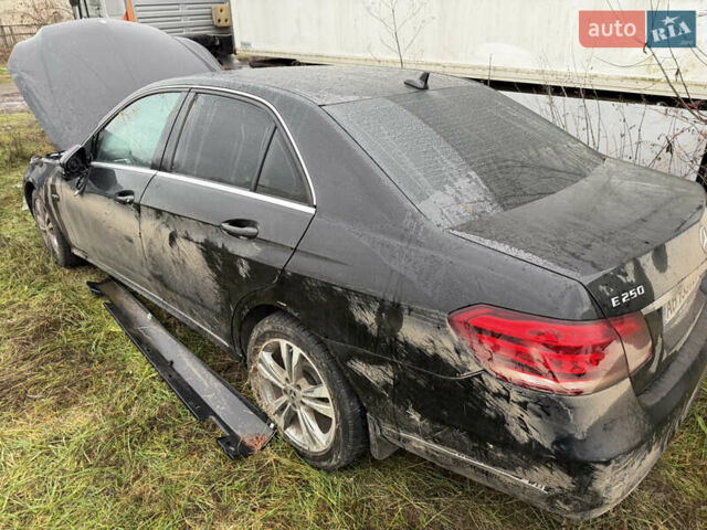 Черный Мерседес Е-Класс, объемом двигателя 2.14 л и пробегом 140 тыс. км за 11000 $, фото 3 на Automoto.ua