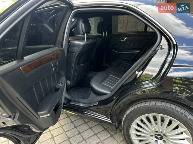 Черный Мерседес Е-Класс, объемом двигателя 2.1 л и пробегом 277 тыс. км за 19000 $, фото 14 на Automoto.ua