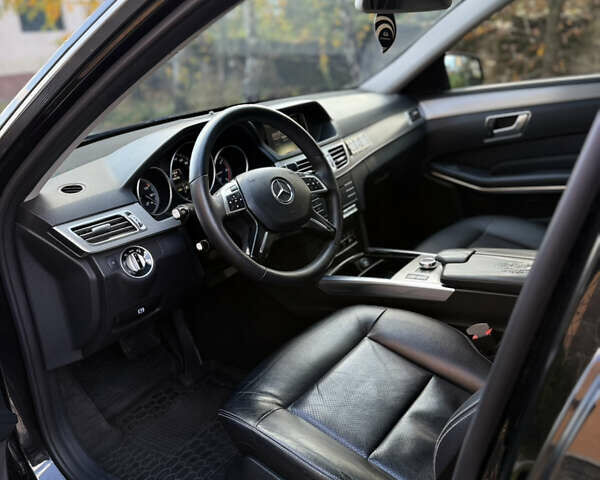Черный Мерседес Е-Класс, объемом двигателя 2.2 л и пробегом 210 тыс. км за 15900 $, фото 9 на Automoto.ua