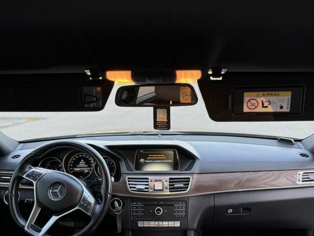 Чорний Мерседес Е-Клас, об'ємом двигуна 2 л та пробігом 300 тис. км за 12800 $, фото 3 на Automoto.ua