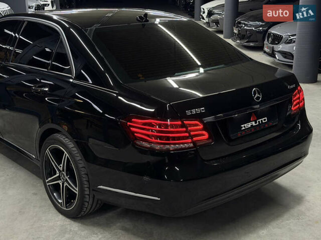 Черный Мерседес Е-Класс, объемом двигателя 3.5 л и пробегом 26 тыс. км за 20900 $, фото 12 на Automoto.ua