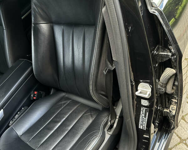 Черный Мерседес Е-Класс, объемом двигателя 2.1 л и пробегом 277 тыс. км за 19000 $, фото 18 на Automoto.ua