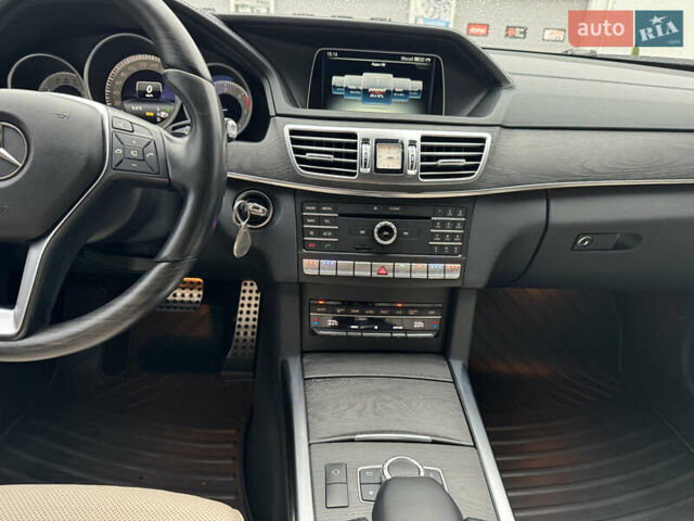 Черный Мерседес Е-Класс, объемом двигателя 1.99 л и пробегом 139 тыс. км за 25000 $, фото 14 на Automoto.ua