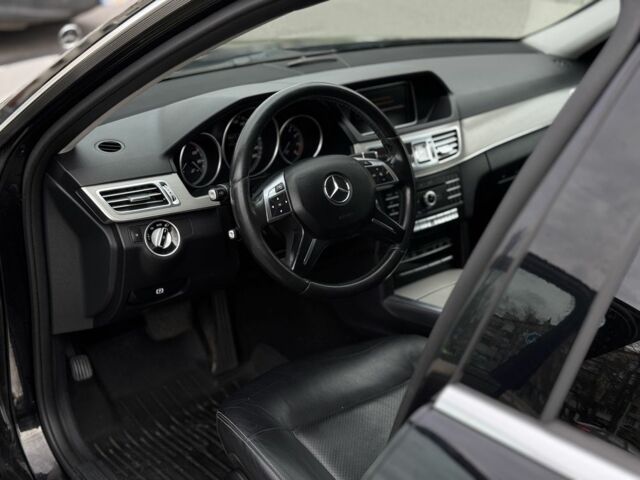 Черный Мерседес Е-Класс, объемом двигателя 2 л и пробегом 296 тыс. км за 13200 $, фото 11 на Automoto.ua