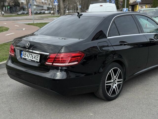 Черный Мерседес Е-Класс, объемом двигателя 2 л и пробегом 296 тыс. км за 13200 $, фото 4 на Automoto.ua
