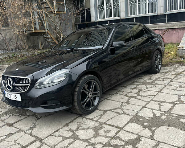 Черный Мерседес Е-Класс, объемом двигателя 2.2 л и пробегом 260 тыс. км за 20000 $, фото 1 на Automoto.ua