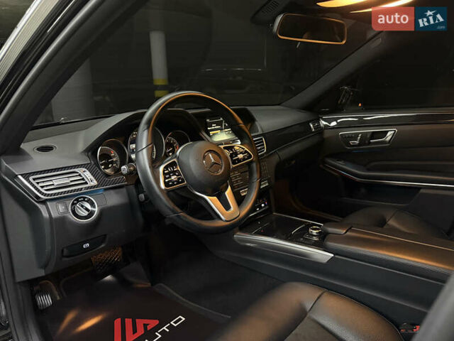 Черный Мерседес Е-Класс, объемом двигателя 3.5 л и пробегом 26 тыс. км за 20900 $, фото 18 на Automoto.ua