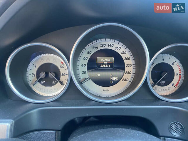 Мерседес Е-Класс 2015 в Воловце на Automoto.ua Черный Мерседес Е-Класс, объемом двигателя 2.2 л и пробегом 230 тыс. км за 22500 $, фото 15 на Automoto.ua