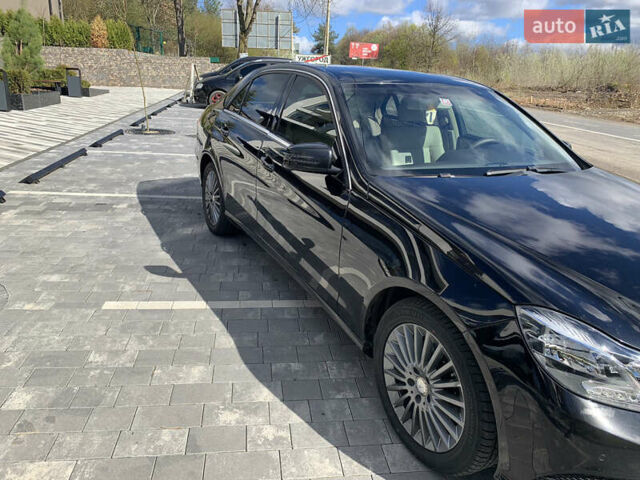 Черный Мерседес Е-Класс, объемом двигателя 2.14 л и пробегом 335 тыс. км за 17999 $, фото 1 на Automoto.ua