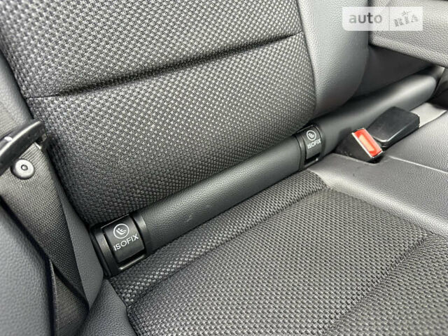 Чорний Мерседес Е-Клас, об'ємом двигуна 2.2 л та пробігом 356 тис. км за 17500 $, фото 63 на Automoto.ua