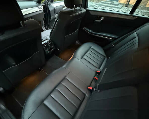 Чорний Мерседес Е-Клас, об'ємом двигуна 1.99 л та пробігом 211 тис. км за 18500 $, фото 17 на Automoto.ua