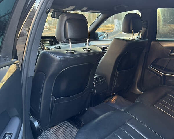 Черный Мерседес Е-Класс, объемом двигателя 2.14 л и пробегом 267 тыс. км за 17000 $, фото 9 на Automoto.ua