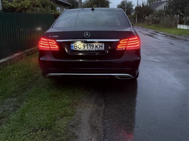 Чорний Мерседес Е-Клас, об'ємом двигуна 2 л та пробігом 300 тис. км за 12800 $, фото 4 на Automoto.ua