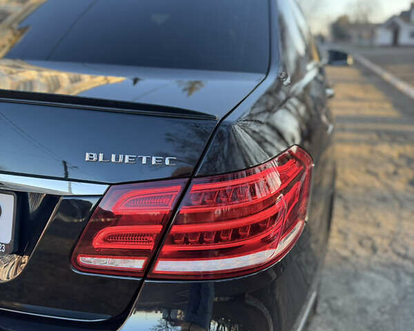 Черный Мерседес Е-Класс, объемом двигателя 2.14 л и пробегом 267 тыс. км за 17000 $, фото 21 на Automoto.ua