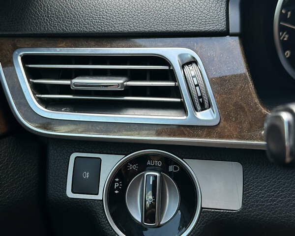 Черный Мерседес Е-Класс, объемом двигателя 2.1 л и пробегом 277 тыс. км за 19000 $, фото 29 на Automoto.ua