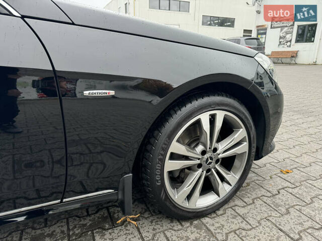 Черный Мерседес Е-Класс, объемом двигателя 2.14 л и пробегом 140 тыс. км за 11000 $, фото 24 на Automoto.ua