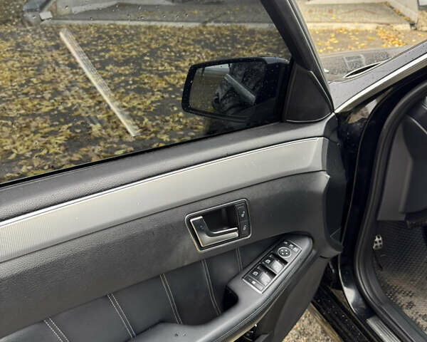 Черный Мерседес Е-Класс, объемом двигателя 2.14 л и пробегом 267 тыс. км за 18500 $, фото 14 на Automoto.ua