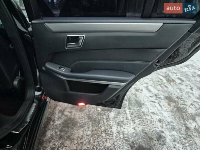 Черный Мерседес Е-Класс, объемом двигателя 2.2 л и пробегом 262 тыс. км за 17300 $, фото 35 на Automoto.ua