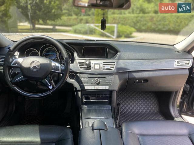 Черный Мерседес Е-Класс, объемом двигателя 2.14 л и пробегом 280 тыс. км за 18900 $, фото 15 на Automoto.ua