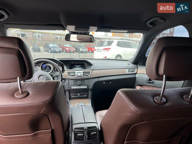 Черный Мерседес Е-Класс, объемом двигателя 2.2 л и пробегом 152 тыс. км за 22900 $, фото 11 на Automoto.ua