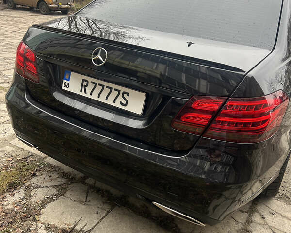 Черный Мерседес Е-Класс, объемом двигателя 2.2 л и пробегом 260 тыс. км за 20000 $, фото 4 на Automoto.ua