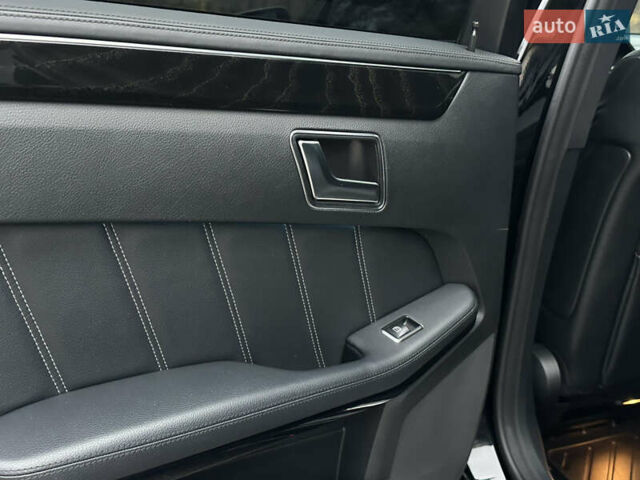 Черный Мерседес Е-Класс, объемом двигателя 3 л и пробегом 156 тыс. км за 23500 $, фото 26 на Automoto.ua