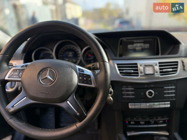 Черный Мерседес Е-Класс, объемом двигателя 2.2 л и пробегом 210 тыс. км за 15900 $, фото 16 на Automoto.ua