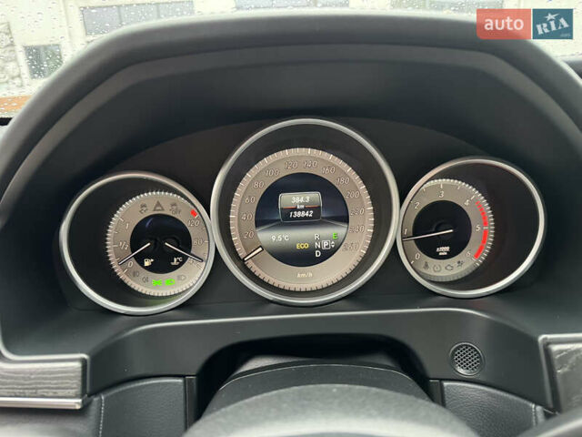 Черный Мерседес Е-Класс, объемом двигателя 2.14 л и пробегом 140 тыс. км за 11000 $, фото 11 на Automoto.ua