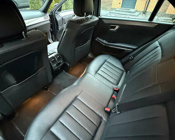 Чорний Мерседес Е-Клас, об'ємом двигуна 1.99 л та пробігом 211 тис. км за 18500 $, фото 16 на Automoto.ua