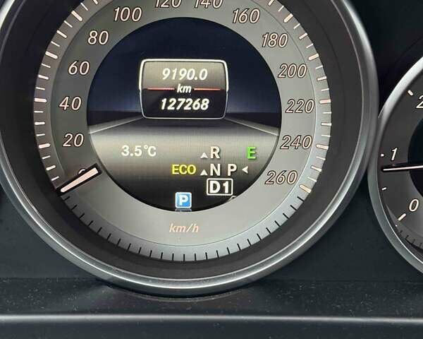 Черный Мерседес Е-Класс, объемом двигателя 2.14 л и пробегом 127 тыс. км за 22000 $, фото 3 на Automoto.ua