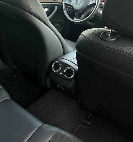 Чорний Мерседес Е-Клас, об'ємом двигуна 1.95 л та пробігом 346 тис. км за 22700 $, фото 4 на Automoto.ua