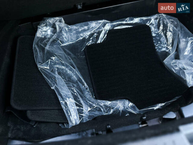 Чорний Мерседес Е-Клас, об'ємом двигуна 1.95 л та пробігом 357 тис. км за 23500 $, фото 69 на Automoto.ua