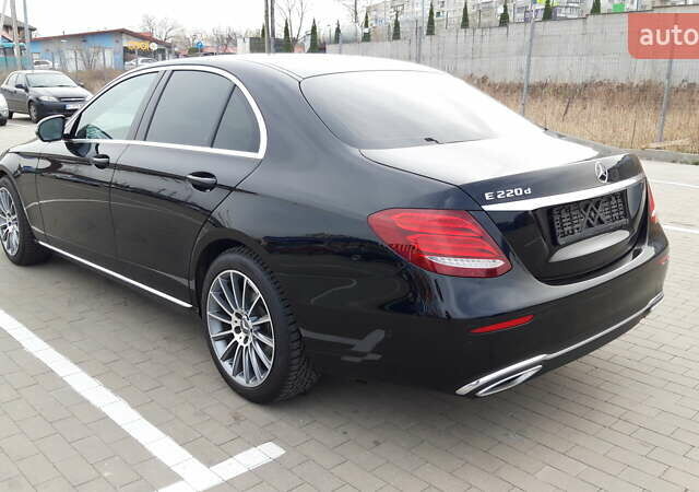 Чорний Мерседес Е-Клас, об'ємом двигуна 1.95 л та пробігом 316 тис. км за 21400 $, фото 5 на Automoto.ua