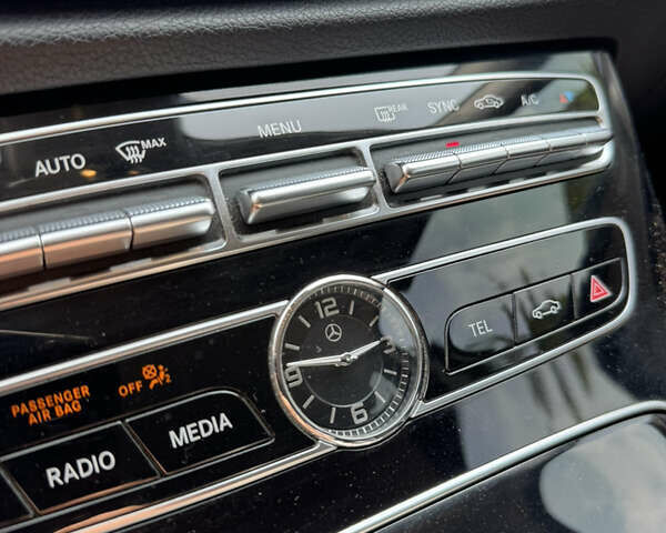 Черный Мерседес Е-Класс, объемом двигателя 2 л и пробегом 256 тыс. км за 26900 $, фото 45 на Automoto.ua