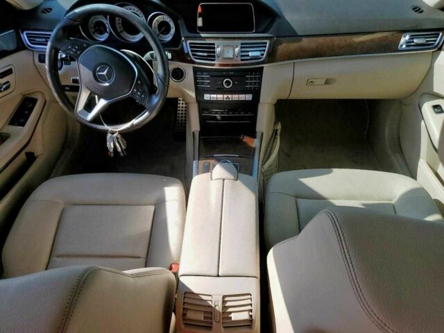 Черный Мерседес Е-Класс, объемом двигателя 2.1 л и пробегом 72 тыс. км за 4000 $, фото 7 на Automoto.ua