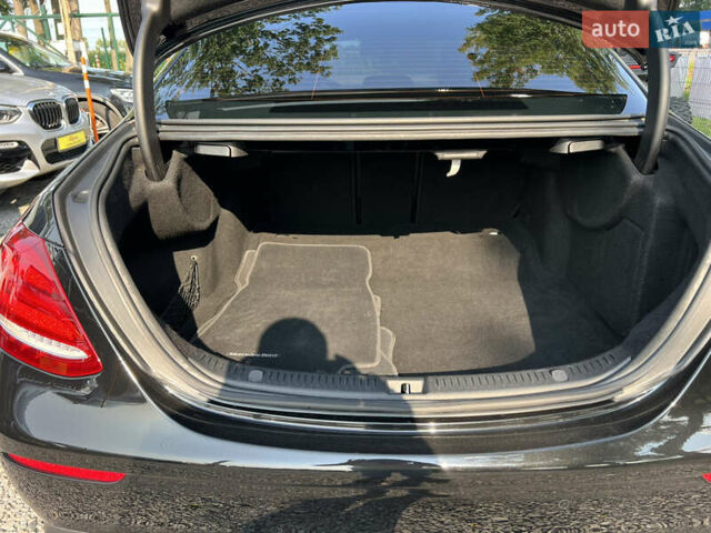 Черный Мерседес Е-Класс, объемом двигателя 2 л и пробегом 186 тыс. км за 28900 $, фото 30 на Automoto.ua