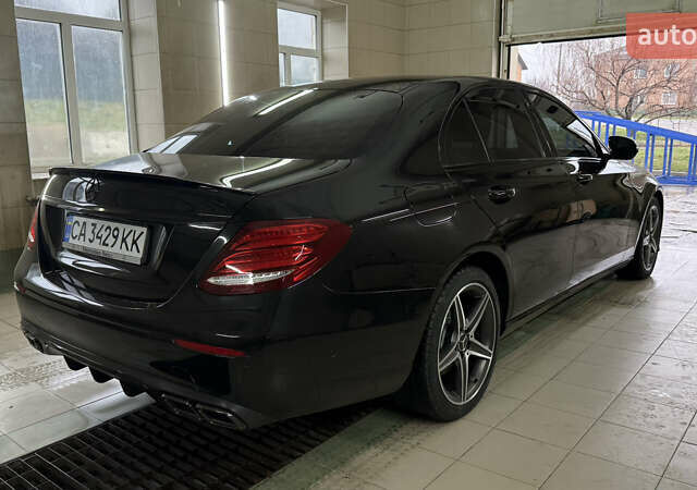 Черный Мерседес Е-Класс, объемом двигателя 1.95 л и пробегом 187 тыс. км за 27900 $, фото 3 на Automoto.ua