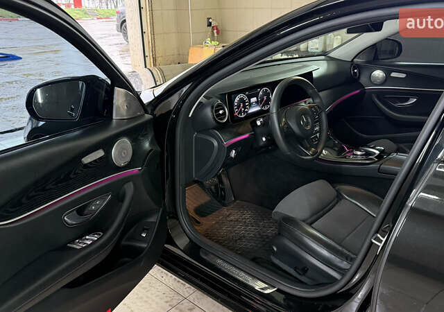 Черный Мерседес Е-Класс, объемом двигателя 1.95 л и пробегом 187 тыс. км за 27900 $, фото 7 на Automoto.ua