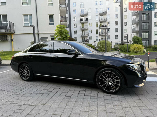 Чорний Мерседес Е-Клас, об'ємом двигуна 2 л та пробігом 310 тис. км за 23000 $, фото 3 на Automoto.ua