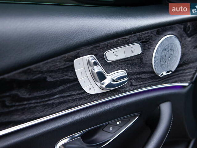 Черный Мерседес Е-Класс, объемом двигателя 2 л и пробегом 184 тыс. км за 26300 $, фото 26 на Automoto.ua