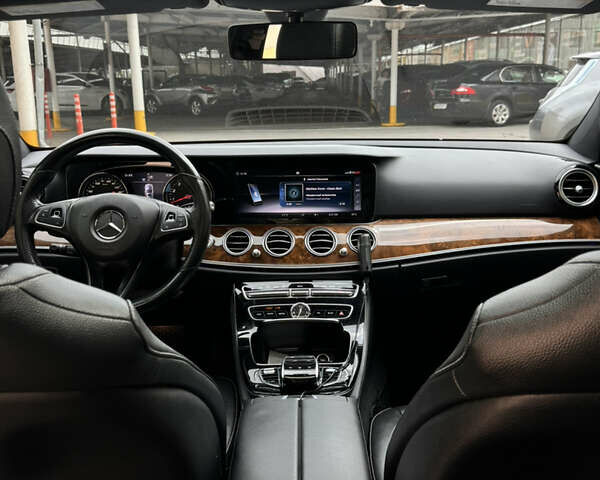 Чорний Мерседес Е-Клас, об'ємом двигуна 2 л та пробігом 125 тис. км за 28500 $, фото 11 на Automoto.ua
