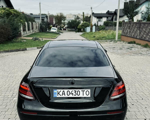 Черный Мерседес Е-Класс, объемом двигателя 3 л и пробегом 133 тыс. км за 40000 $, фото 5 на Automoto.ua