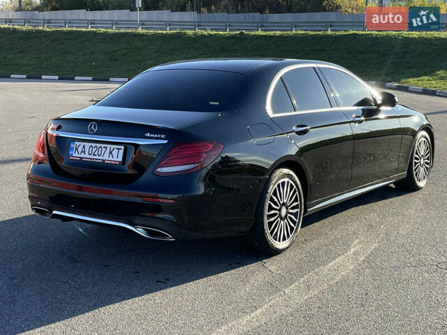 Черный Мерседес Е-Класс, объемом двигателя 1.99 л и пробегом 130 тыс. км за 26500 $, фото 6 на Automoto.ua