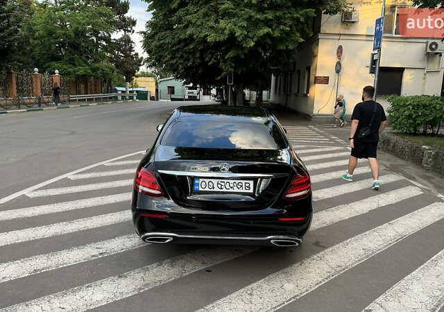 Черный Мерседес Е-Класс, объемом двигателя 1.95 л и пробегом 270 тыс. км за 26000 $, фото 5 на Automoto.ua