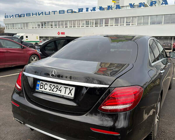 Чорний Мерседес Е-Клас, об'ємом двигуна 1.99 л та пробігом 100 тис. км за 23499 $, фото 6 на Automoto.ua