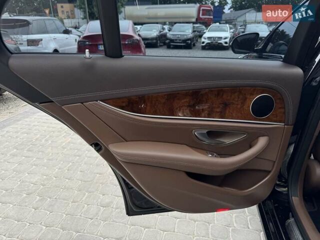 Чорний Мерседес Е-Клас, об'ємом двигуна 2 л та пробігом 144 тис. км за 27900 $, фото 22 на Automoto.ua